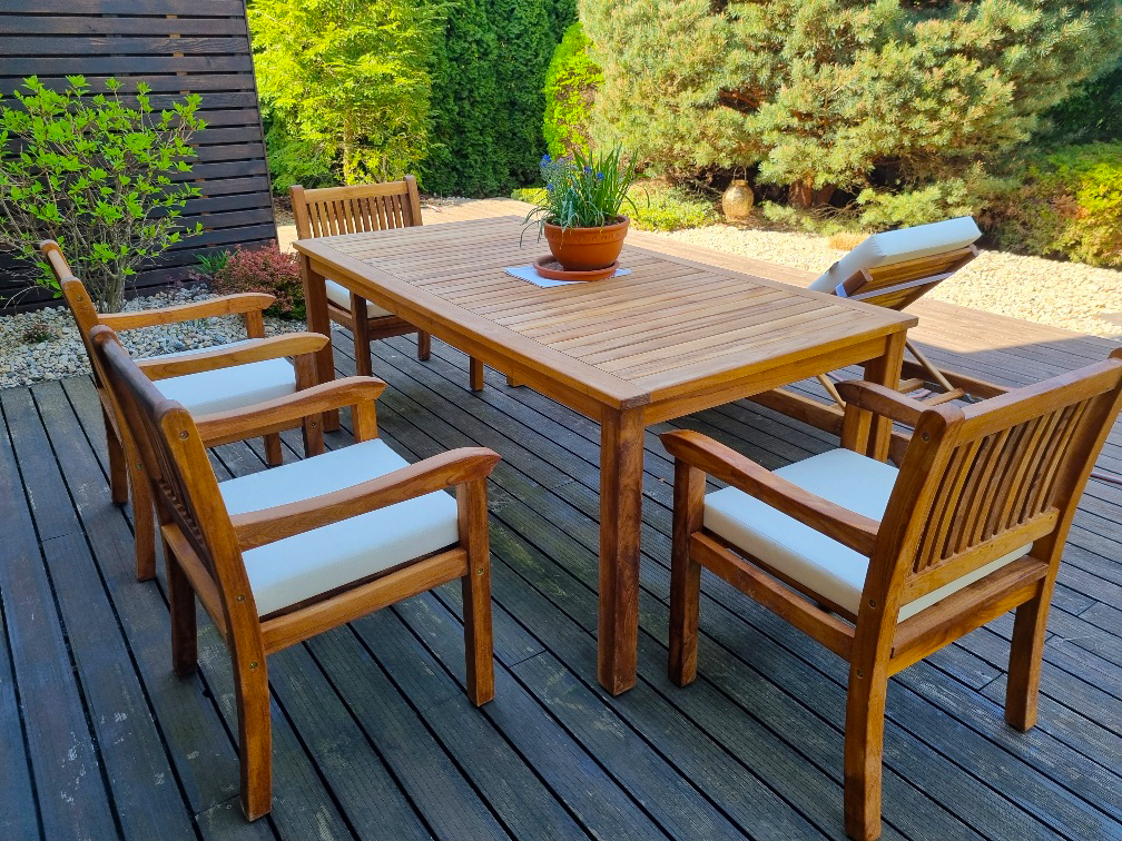 venkovní voděodlné sedáky na dřevěná křesla světle béžové